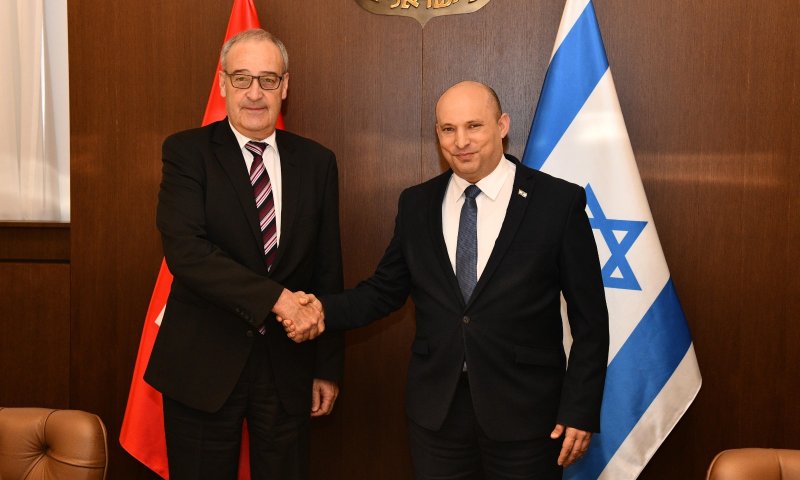 בנט לנשיא שוויץ: תפעל לצעדים נחרצים נגד איראן