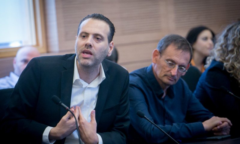 צפו: זוהר עונה לאורנה בנאי: "גבר צריך לחשוק באישה"