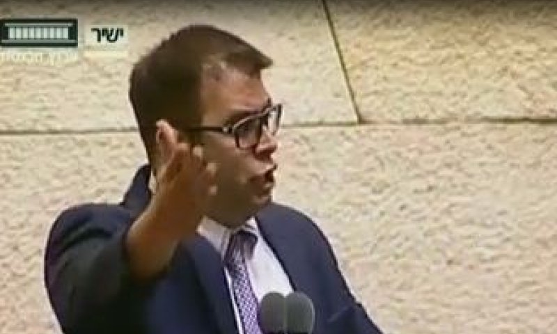 צפו: חזן מתפוצץ על חברי הכנסת הערבים