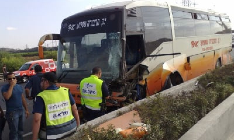 חדש: לימוד זהירות בדרכים ממושב הנהג של האוטובוס