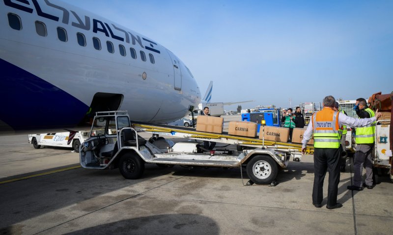 טרגדיה במטוס: בן 60 חש ברע ונפטר בדרך לתאילנד