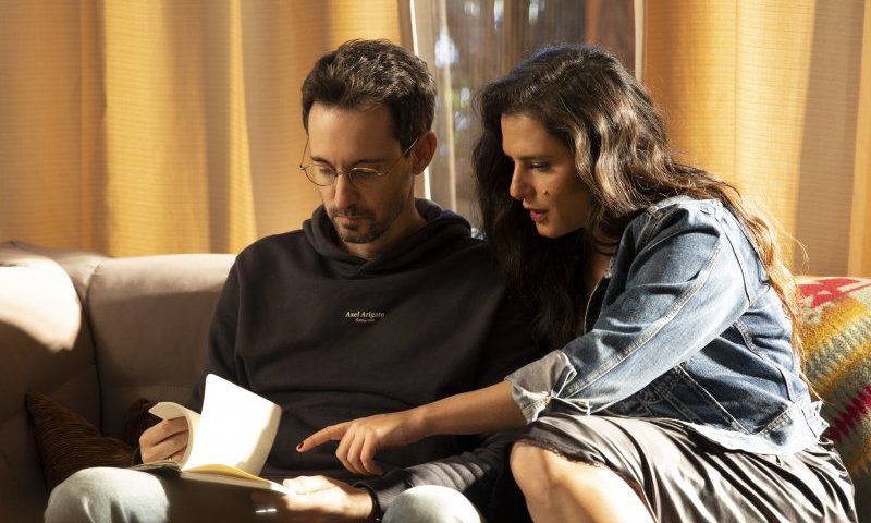 "ממרחק נשימה": מירי מסיקה ועברי לידר בשיר משותף