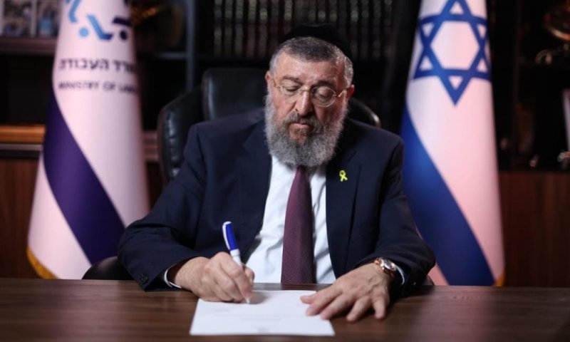 השר בן צור נגד ח"כים בליכוד: "מנסים לעשות עלינו סיבוב"