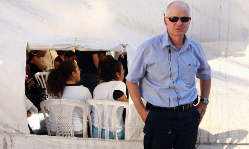 שליט במתקפה על אולמרט: "נכשל ותוקף חייל חטוף"