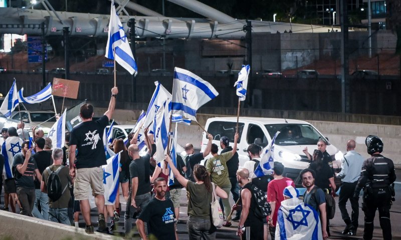 ליל גלנט 2? עשרות חוסמים את נתיבי איילון