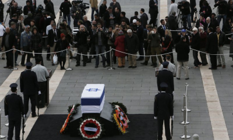 אכזבה: רק אלפים בודדים הגיעו לחלוק כבוד לאריאל שרון