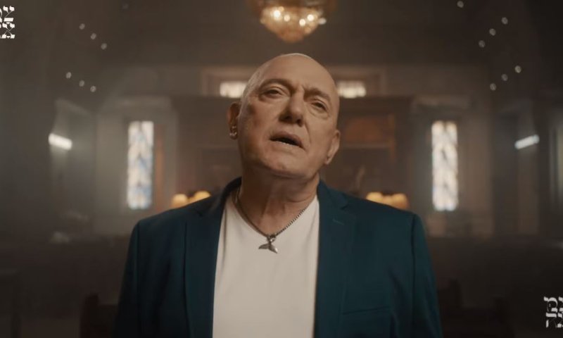 קורא לגאולה: שלומי שבת בשיר מרגש לפסח. צפו