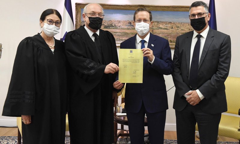 השופט הנדל הושבע כמשנה לנשיאת העליון