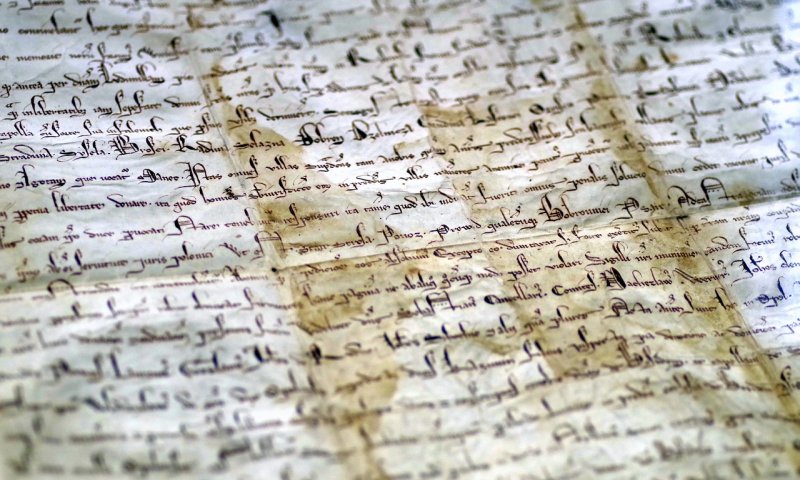 הכתבים העתיקים שלא תסירו מהם את היד