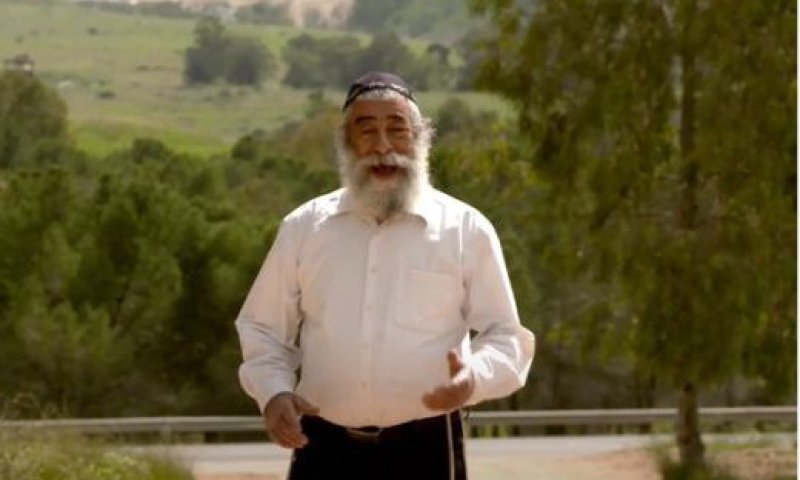 אריאל זילבר בבציוע חדש לשיר: "שיר הפרנויה"