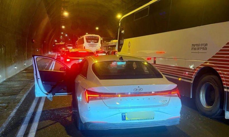 תיעוד דרמטי: פלסטיני שגנב רכב נעצר בתום מרדף | צפו