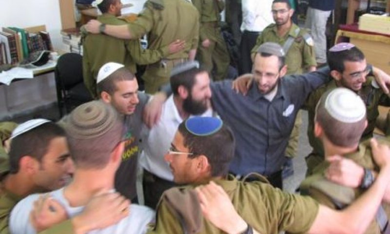 "טוב יהיה אם הרבנים יניחו לצבא להתנהל"