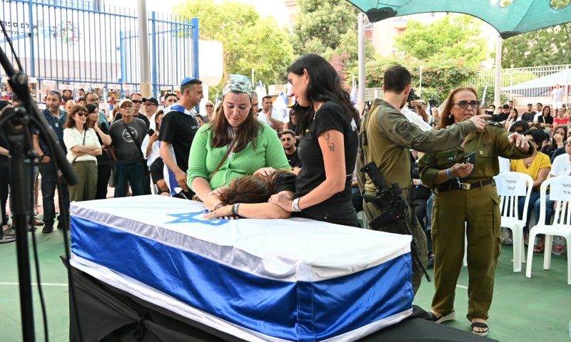 יונתן סמרנו ז"ל הובא למנוחות: "ילד שכולו אור"