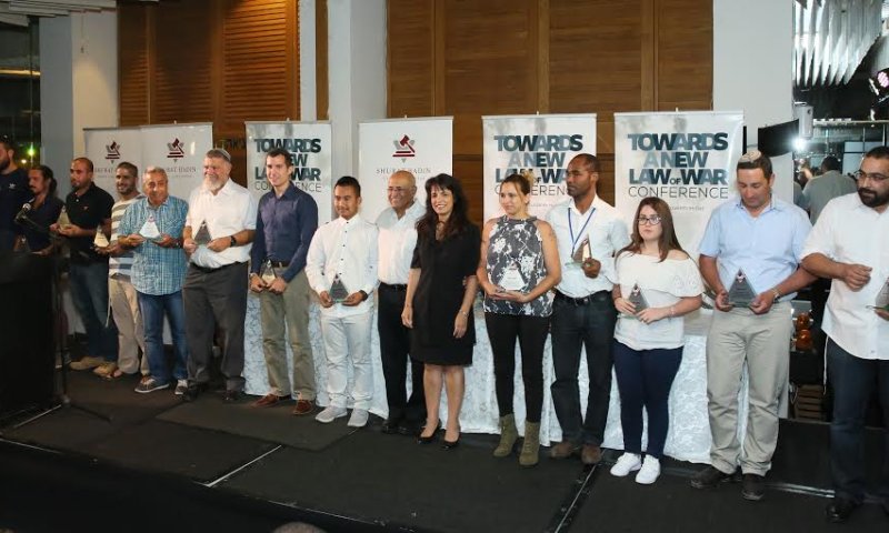 13 צל"שים: הסיפורים מאחורי הגיבורים שלנו