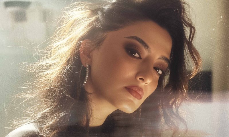 מורן אהרוני בשיר חדש: "הילדה שלי הגיעה אליי בזמן הנכון"