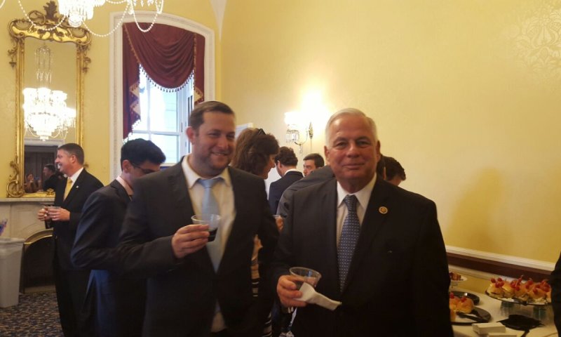 נלחמים בחרם: בקונגרס שתו יין מהשומרון