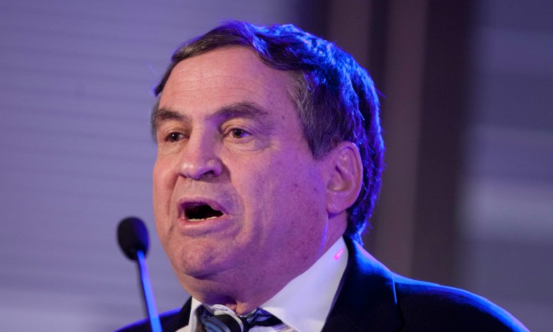 צפו: עוזי דיין ציטט את שייקספיר ונאלץ להתנצל