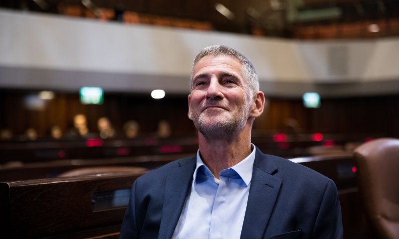 יאיר גולן: להקים קואליציה עם איימן עודה ובלי בנט