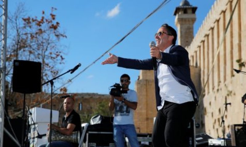 חול המועד: אלפים עושים את דרכם לחברון