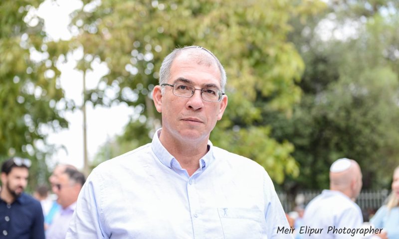 עורך התייעצויות: ניר אורבך יצטרף לעמיחי שיקלי?