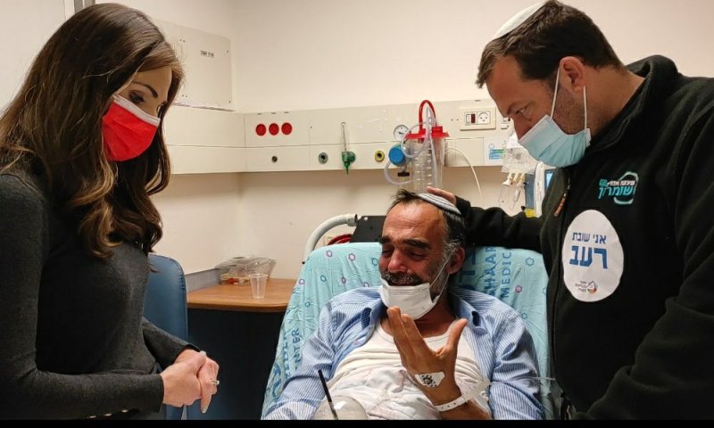 קורע לב: איתי זר בדמעות דורש חשמל ומים לישובים