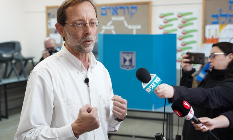 פייגלין הכריז: ביום ראשון בחירות על ראשות זהות