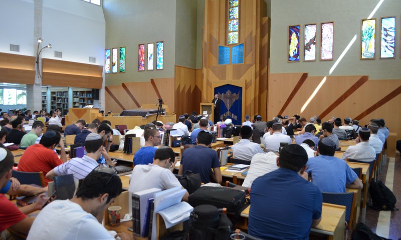 את הלימודים באקדמיה, מתחילים בלימוד תורה