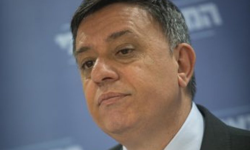 לקראת העצרת לזכר רבין: גבאי בהחלטה שערורייתית