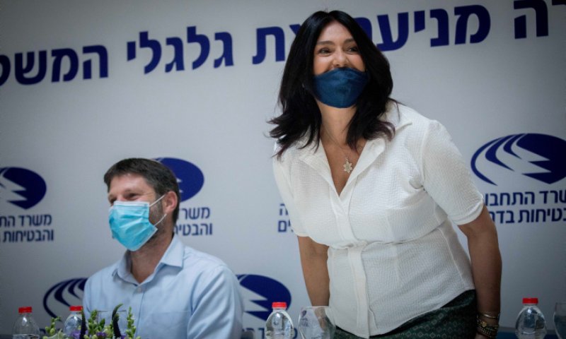 עימות חריג בין סמוטריץ' לרגב: "היה לך מורה טוב"