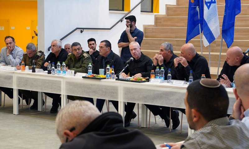 גלנט לראשי הרשויות בצפון: "אם נצטרך נפעל בכוח"