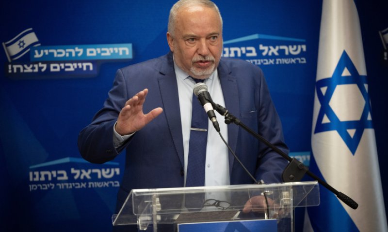 "נתניהו יפרוש לפני שתיפתח מלחמה בצפון"