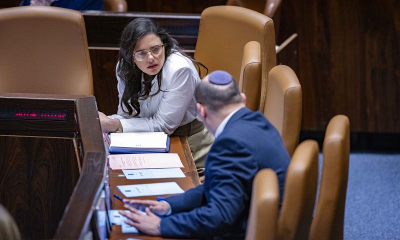 גורמים בימינה: שקד ובנט מתואמים, המפלגה תתמודד