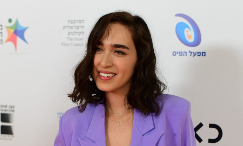 הקורונה משתוללת בביצה: כל הסלבס שנדבקו בנגיף