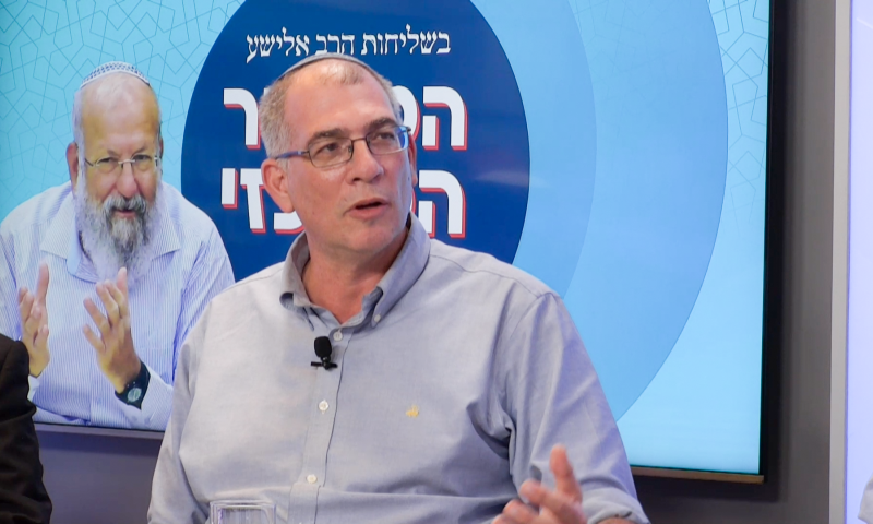 ניר אורבך קורא לאחדות: "הסלון שלי בבית זמין"