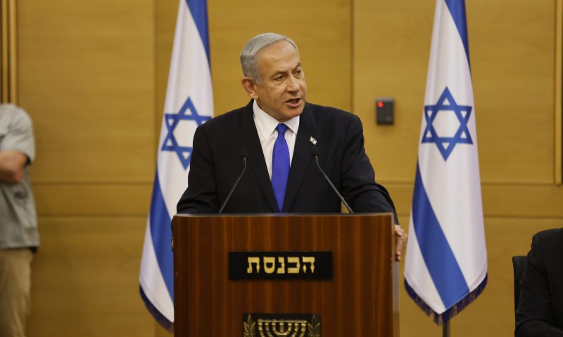 "היועמ"שית אישרה לנתניהו לקבל מתנות מחברים"