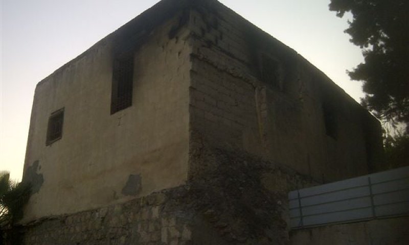 ערבים הציתו בית כנסת בעיר העתיקה של רמלה