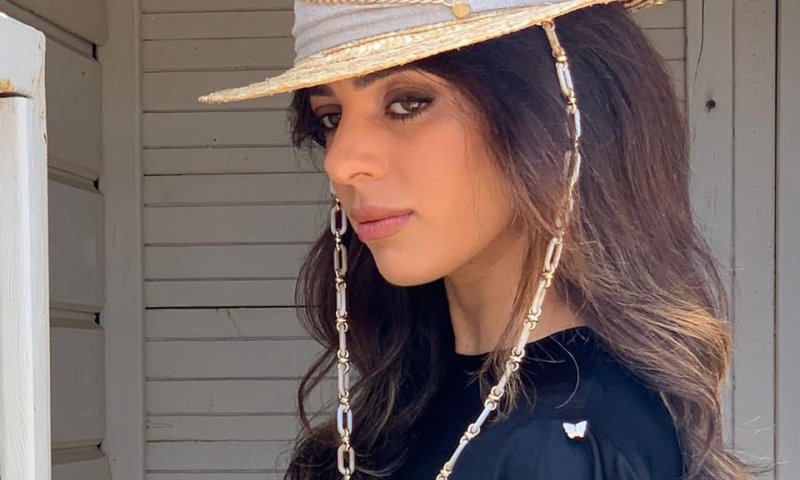 כוכבת 'אהבה חדשה' נבחרה לדגמן בגדי ים צנועים