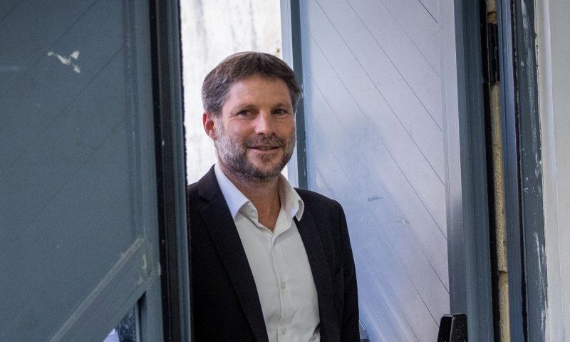 מסך עשן: סמוטריץ' קורא לבן גביר &ndash; ומעדיף את שיקלי