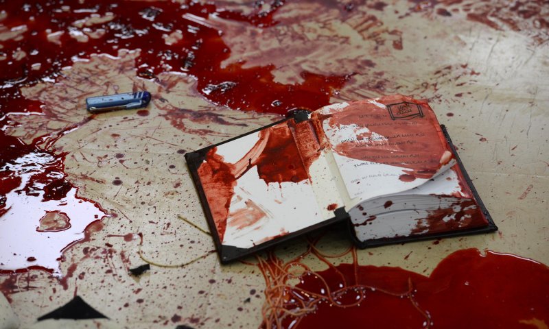 איך ייתכן שמתפללים נפגעו בבית כנסת?