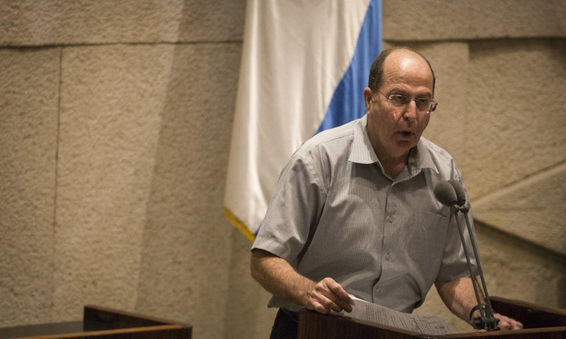 יעלון: המהלכים להקלות לפלסטינים הוקפאו