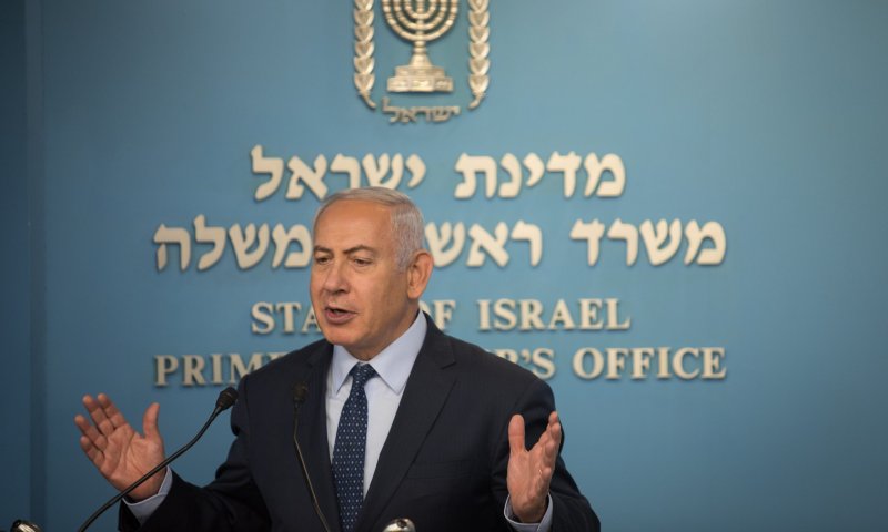 אנחנו צריכים לקחת את הכסף ולהעביר אותו הלאה