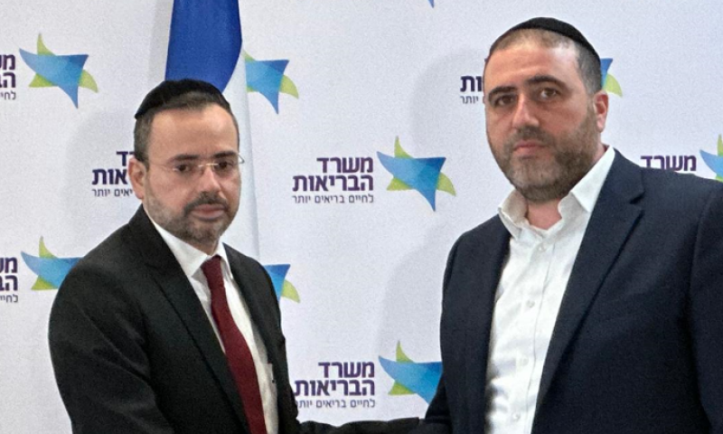 השר משה ארבל: עוזב בגרון חנוק ובעיניים דומעות