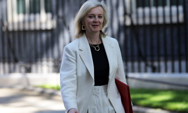 סיבוב הפרסה המביך של ראש ממשלת בריטניה