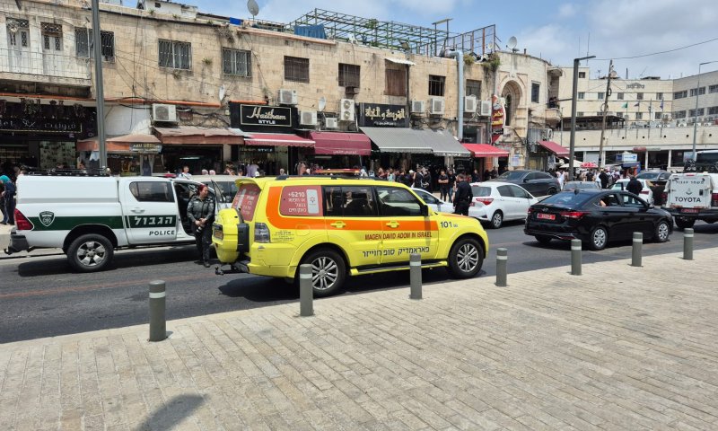 פיגוע דקירה בשער הפרחים: שוטר נפצע, המחבל נוטרל