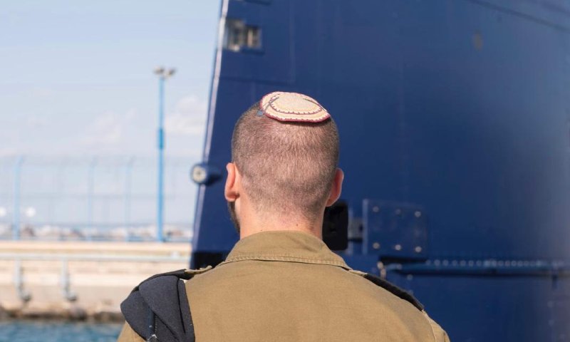 הצוללן הסרוג: "יש בצוללת איכויות אחרות של בני אדם"