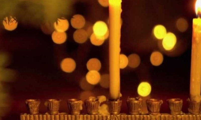 נר חמישי &ndash; נס כפול מהודו