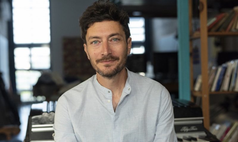 עשו לעצמכם טובה, והקדישו לשיר הזה רגע