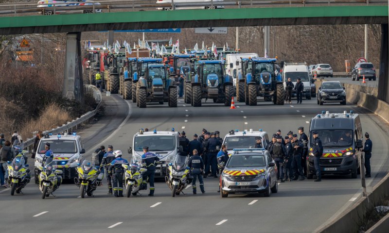 המערב הפרוע בצרפת: אסירים ירו בסוהרים וברחו