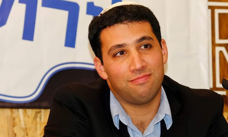 לאחר שנה וחצי: בכיר משרד התקשורת מסיים את עבודתו