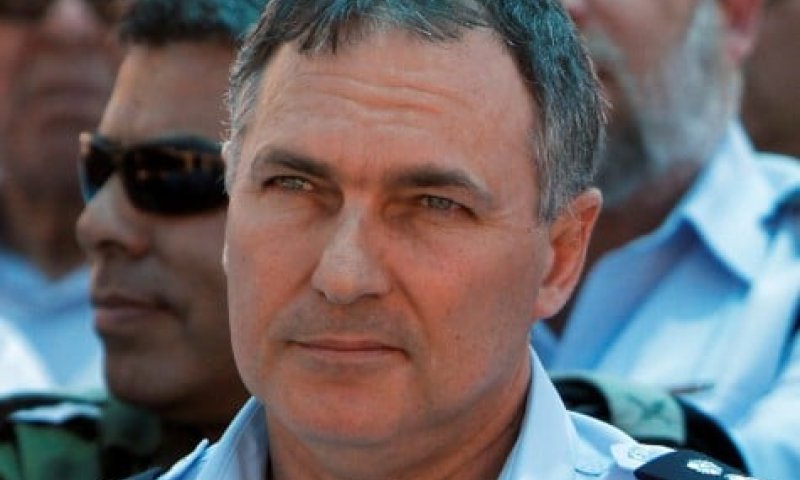 "לא אאשר לחכי"ם מסוימים לעלות להר הבית"